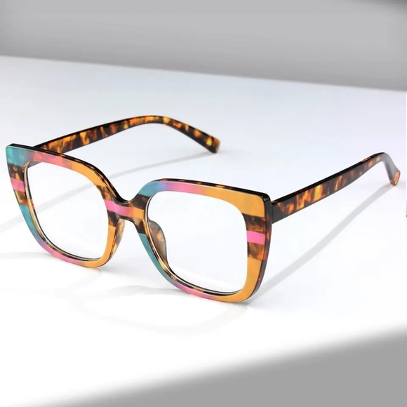 Classic Tortoiseshell Geometric Frame Fashionable Eyeglasses - Picture 2 of 5